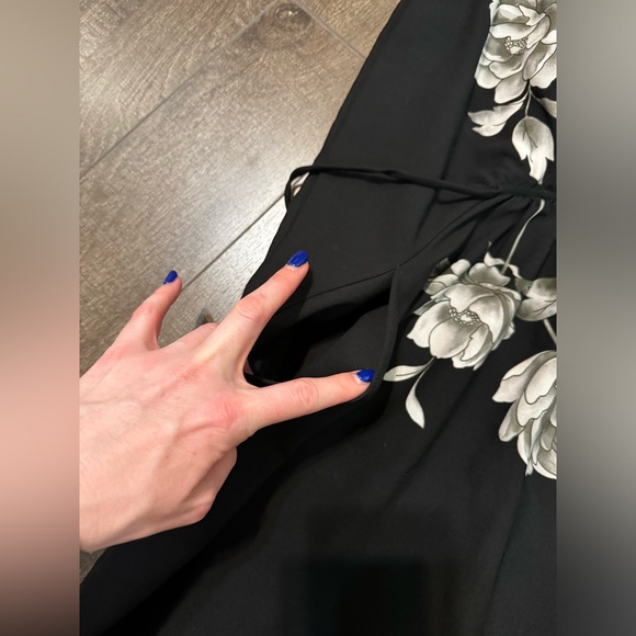 Aritzia Sabine Dress - Peonies flowers - Picture 3 of 15